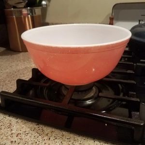 Vintage Pyrex pink Flamingo bowl